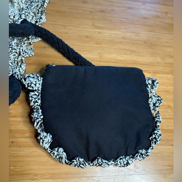 EUC Maliparmi- Stylish Black and Cream Woven Bag - Picture 7 of 11